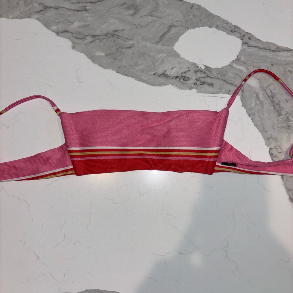 billabong bikini top, size small, perfect condition
